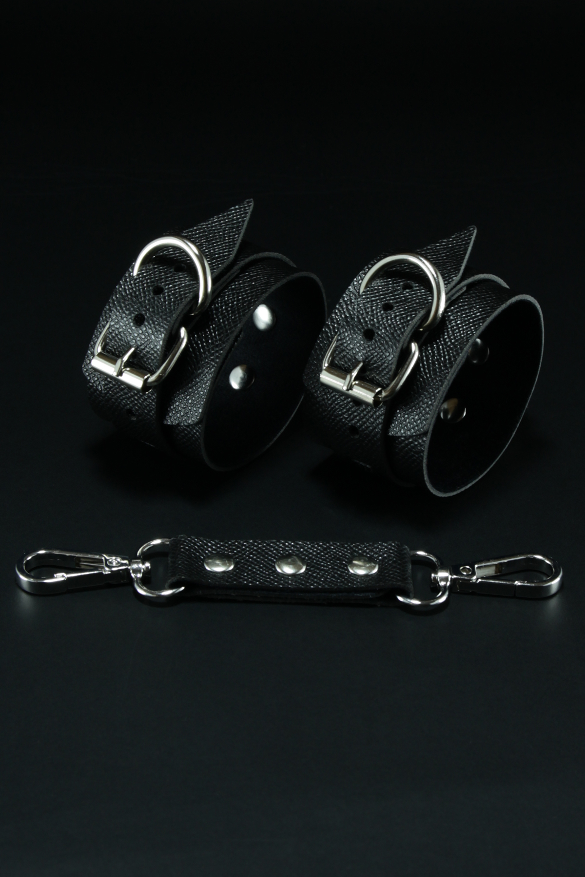 Erobee Fantazi Kelepçe | BDSM Cuff Vegan Deri Origin Serisi - Siyah Erobee Fantazi Kelepçe | BDSM Cuff Vegan Deri Origin Serisi - Siyah