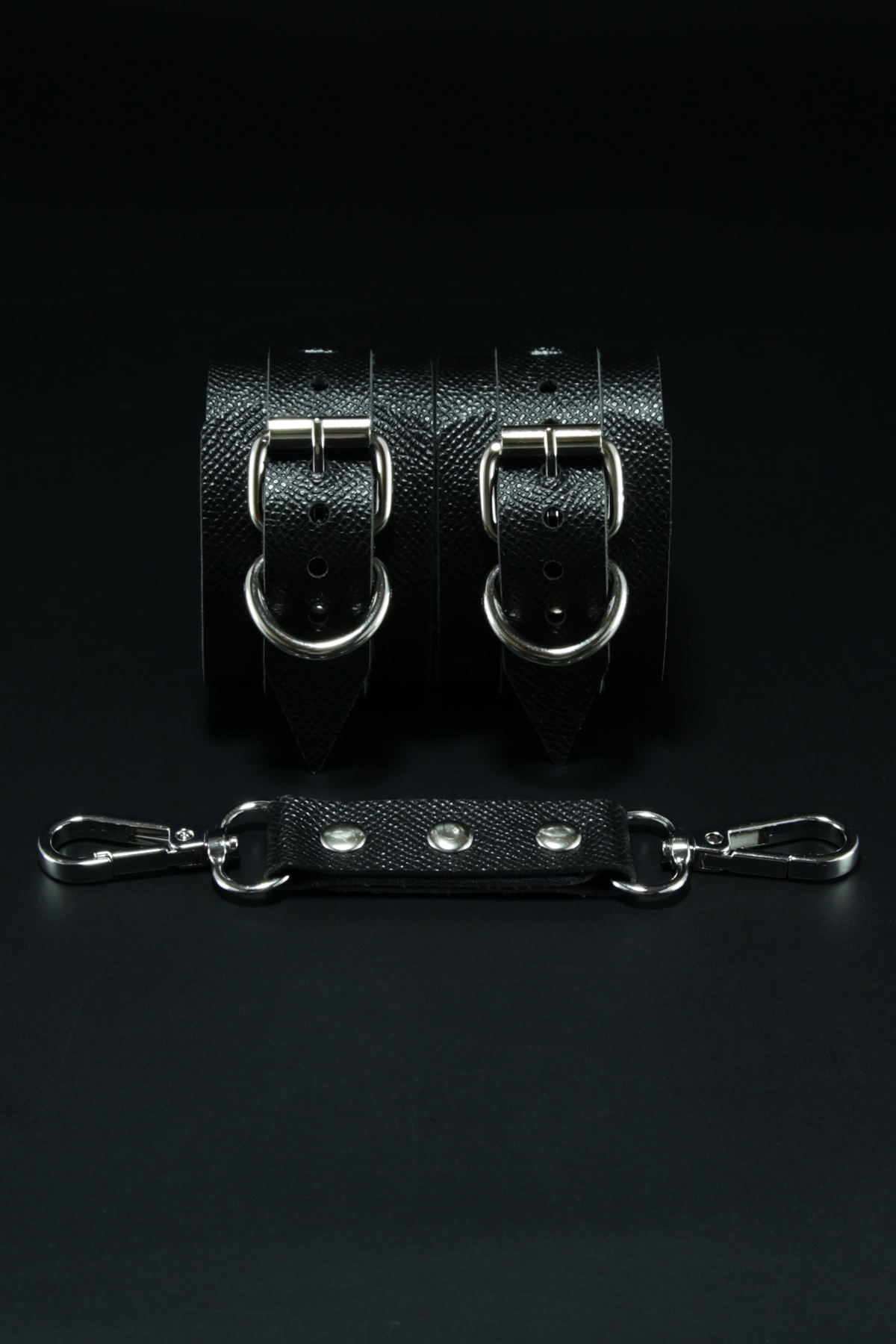 Erobee Fantazi Kelepçe | BDSM Cuff Vegan Deri Origin Serisi - Siyah Erobee Fantazi Kelepçe | BDSM Cuff Vegan Deri Origin Serisi - Siyah