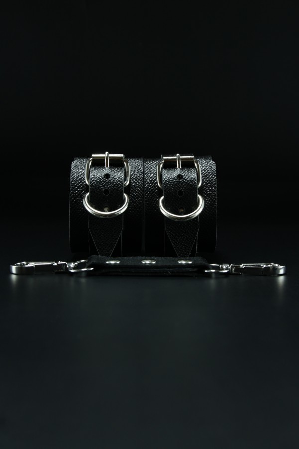 Erobee Fantazi Kelepçe | BDSM Cuff Vegan Deri Origin Serisi - Siyah Erobee Fantazi Kelepçe | BDSM Cuff Vegan Deri Origin Serisi - Siyah