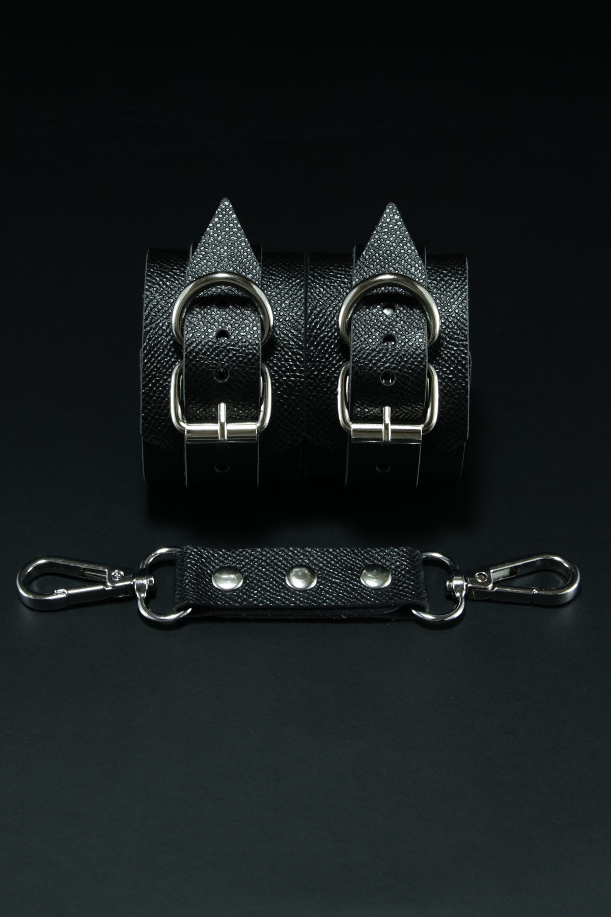 Erobee Fantazi Kelepçe | BDSM Cuff Vegan Deri Origin Serisi - Siyah Erobee Fantazi Kelepçe | BDSM Cuff Vegan Deri Origin Serisi - Siyah