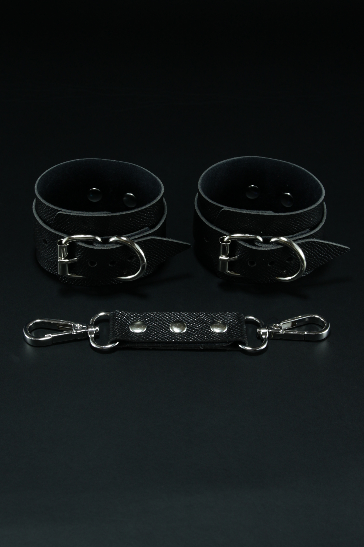 Erobee Fantazi Kelepçe | BDSM Cuff Vegan Deri Origin Serisi - Siyah Erobee Fantazi Kelepçe | BDSM Cuff Vegan Deri Origin Serisi - Siyah