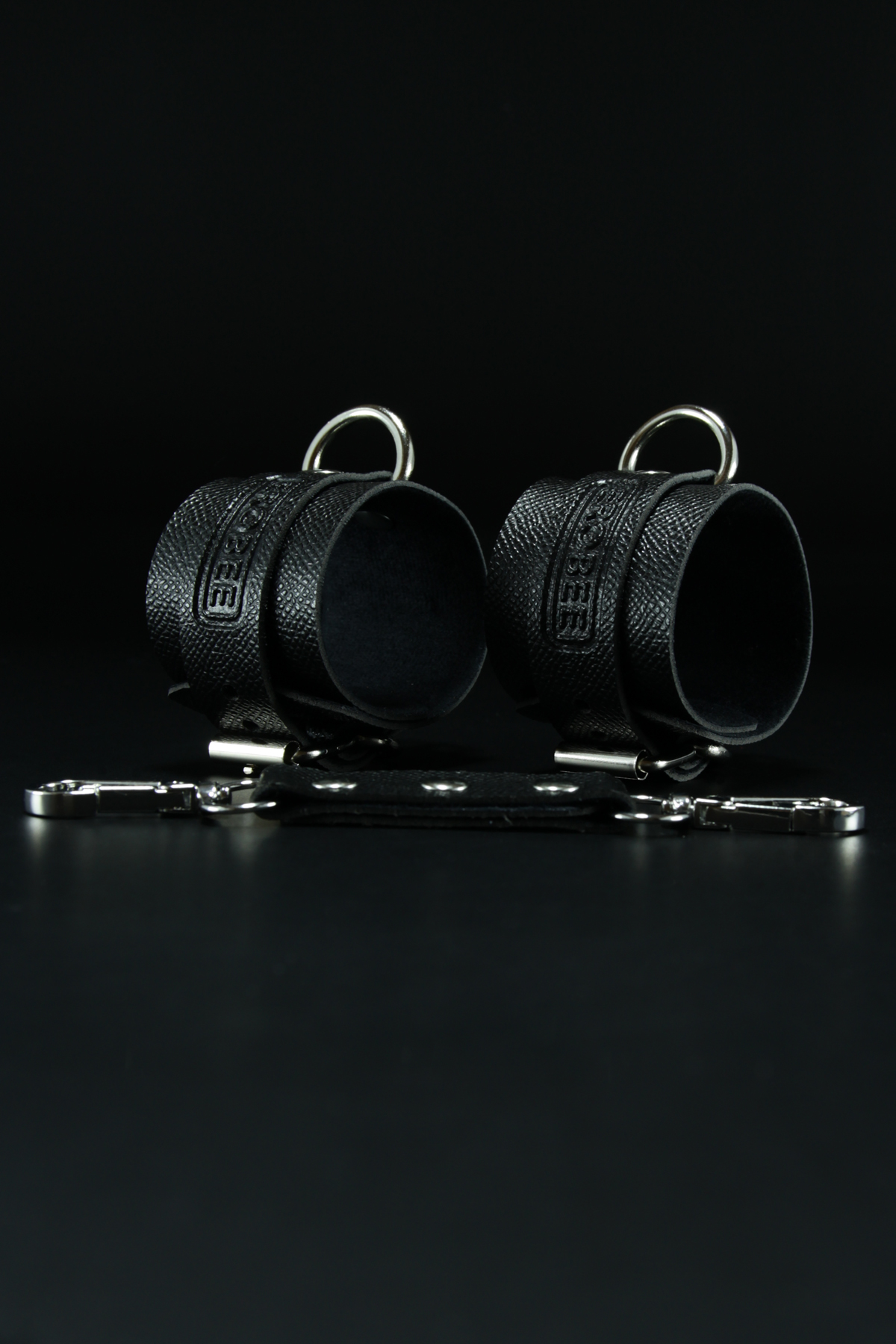 Erobee Fantazi Kelepçe | BDSM Cuff Vegan Deri Origin Serisi - Siyah Erobee Fantazi Kelepçe | BDSM Cuff Vegan Deri Origin Serisi - Siyah