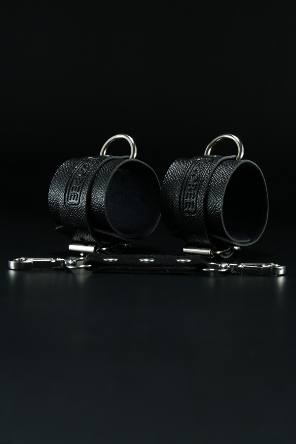 Erobee Fantazi Kelepçe | BDSM Cuff Vegan Deri Origin Serisi - Siyah Erobee Fantazi Kelepçe | BDSM Cuff Vegan Deri Origin Serisi - Siyah