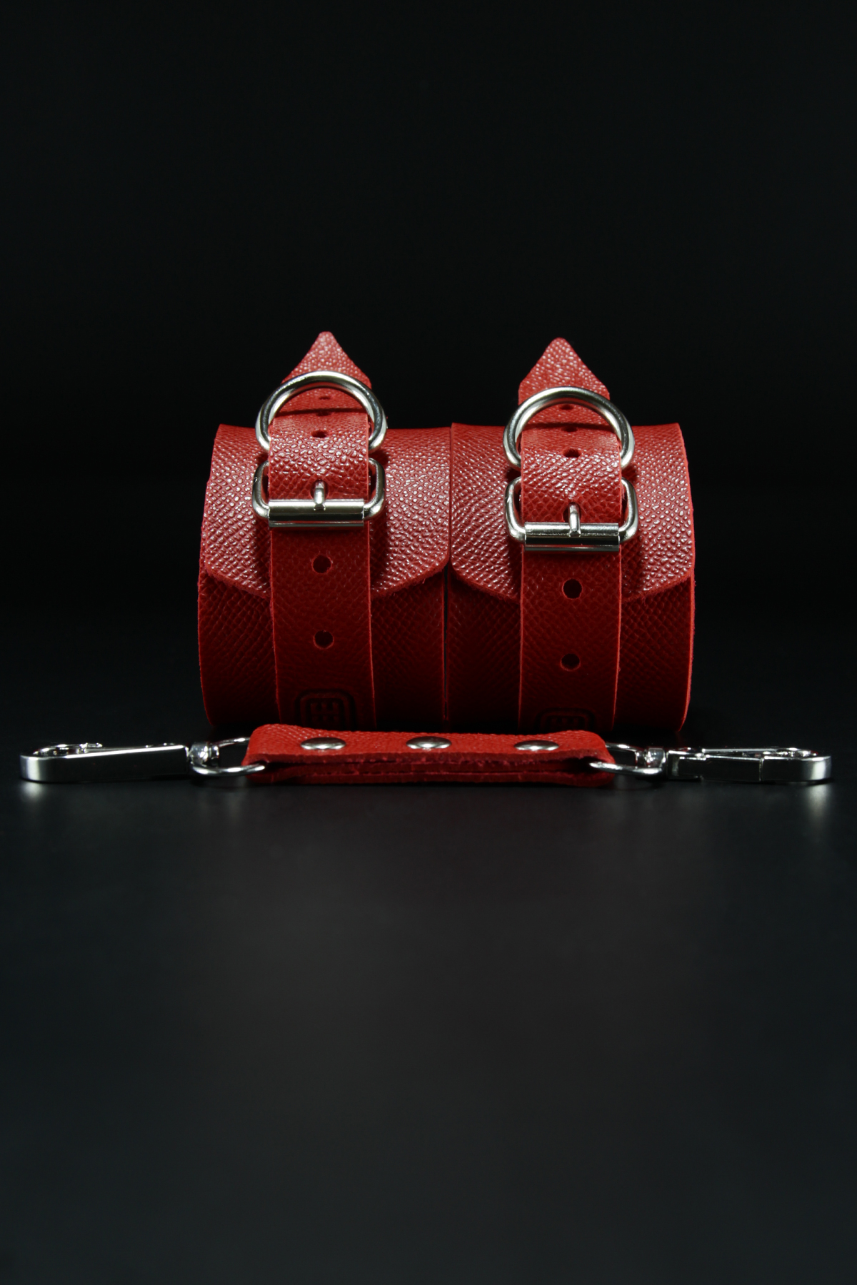 Erobee Fantazi Ayak Kelepçesi | Bondage Cuff Vegan Deri Origin Serisi - Kırmızı 