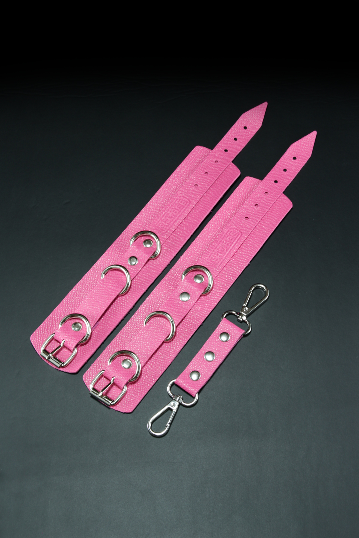 Erobee Ayak Kelepçesi | BDSM Ankle Cuff Premium Vegan Deri Origin Serisi - Fuşya Erobee Ayak Kelepçesi | BDSM Ankle Cuff Premium Vegan Deri Origin Serisi - Fuşya