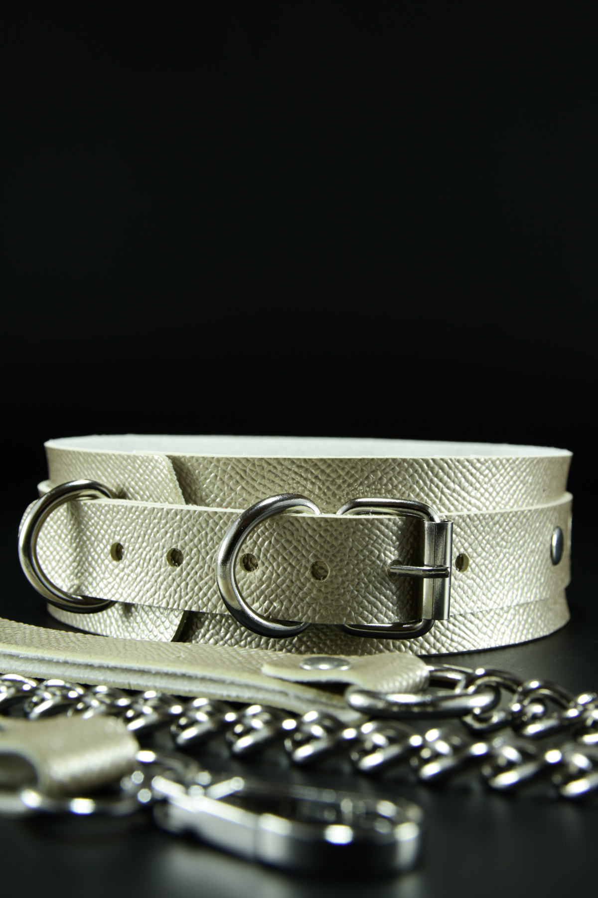 Erobee Zincirli Tasma | BDSM Choker Premium Vegan Deri Origin Serisi - Gold Erobee Zincirli Tasma | BDSM Choker Premium Vegan Deri Origin Serisi - Gold