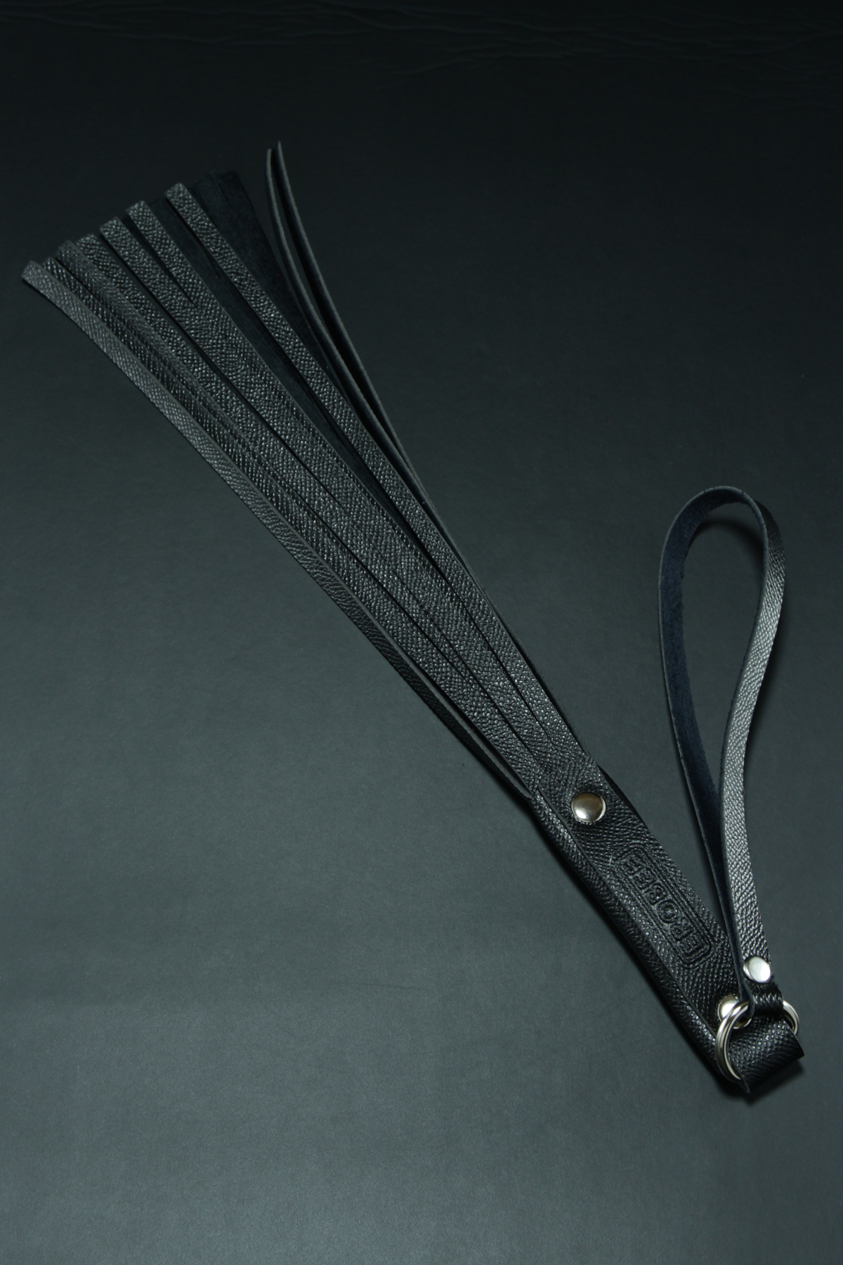 Erobee Fantazi Kırbaç | Vajinal Flogger Premium Vegan Deri Origin Serisi - Siyah Erobee Fantazi Kırbaç | Vajinal Flogger Premium Vegan Deri Origin Serisi - Siyah