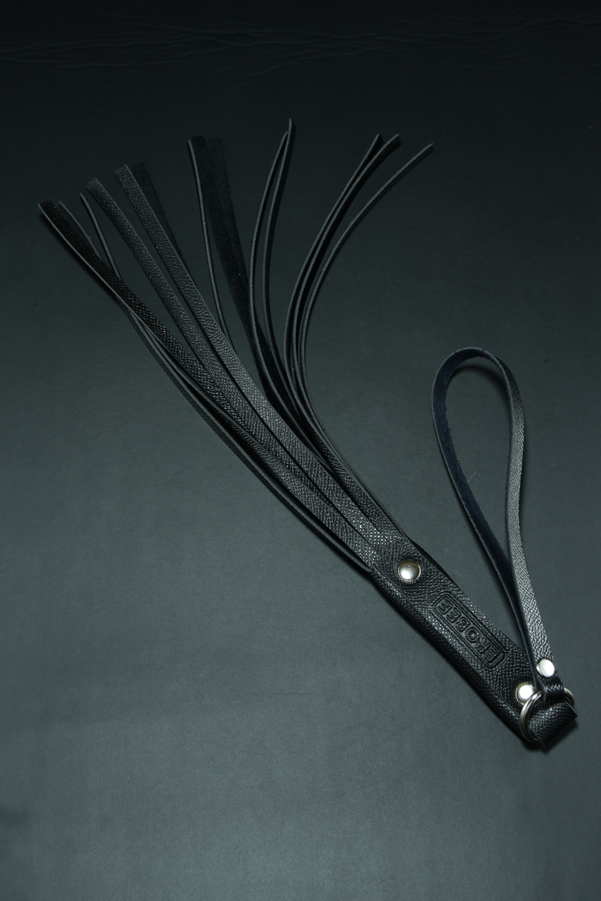 Erobee Fantazi Kırbaç | Vajinal Flogger Premium Vegan Deri Origin Serisi - Siyah Erobee Fantazi Kırbaç | Vajinal Flogger Premium Vegan Deri Origin Serisi - Siyah