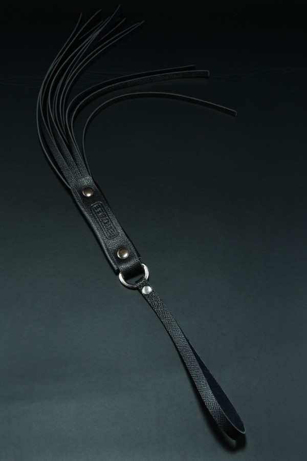 Erobee Fantazi Kırbaç | Vajinal Flogger Premium Vegan Deri Origin Serisi - Siyah Erobee Fantazi Kırbaç | Vajinal Flogger Premium Vegan Deri Origin Serisi - Siyah