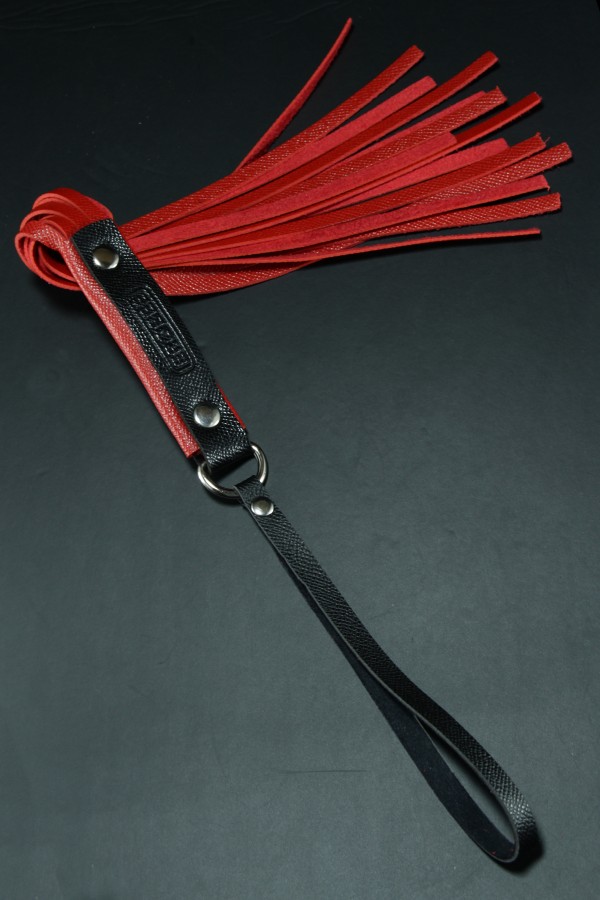 Erobee Vajinal Kırbaç | BDSM Flogger Premium Vegan Deri Origin Serisi - Kırmızı/Siyah