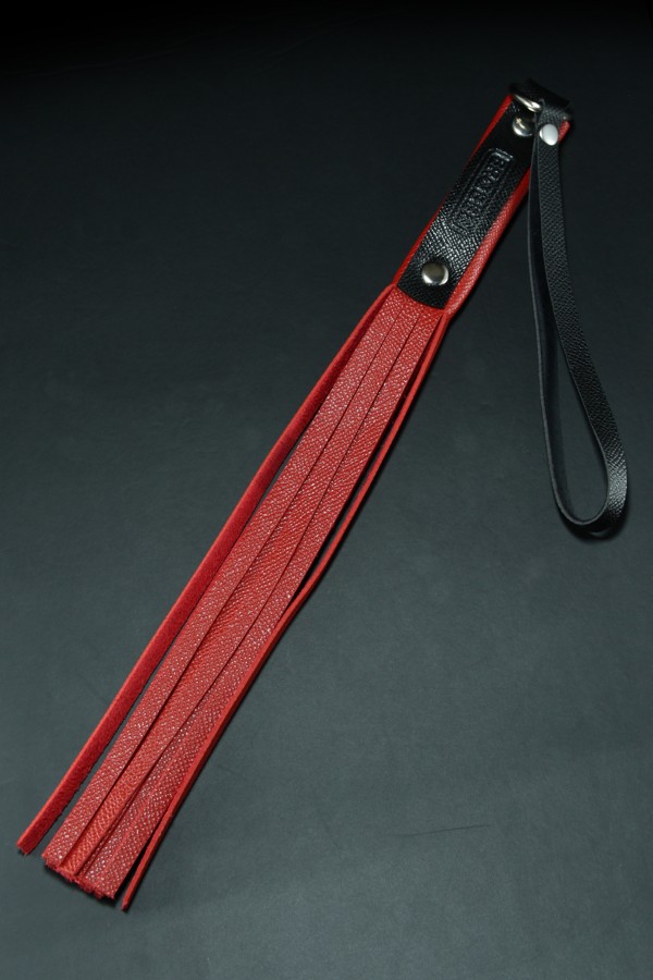 Erobee Vajinal Kırbaç | BDSM Flogger Premium Vegan Deri Origin Serisi - Kırmızı/Siyah Erobee Vajinal Kırbaç | BDSM Flogger Premium Vegan Deri Origin Serisi - Kırmızı/Siyah