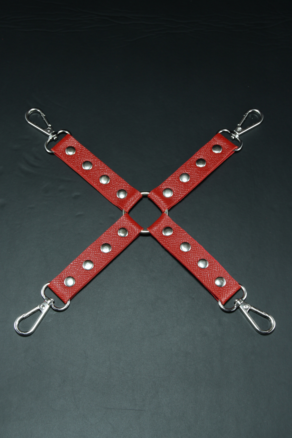 Erobee Çapraz Bağlantı Aparatı | Bondage Ekipmanı Premium Vegan Deri Origin Serisi - Kırmızı Erobee Çapraz Bağlantı Aparatı | Bondage Ekipmanı Premium Vegan Deri Origin Serisi - Kırmızı