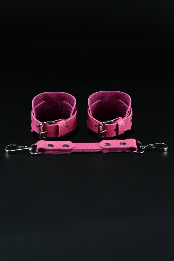 Erobee Fantazi Kelepçe | Özel Tasarım BDSM Cuff Vegan Deri Between Serisi - Fuşya Erobee Fantazi Kelepçe | Özel Tasarım BDSM Cuff Vegan Deri Between Serisi - Fuşya