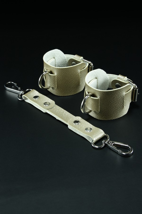 Erobee Fantazi Kelepçe | Özel Tasarım BDSM Cuff Vegan Deri Between Serisi - Gold