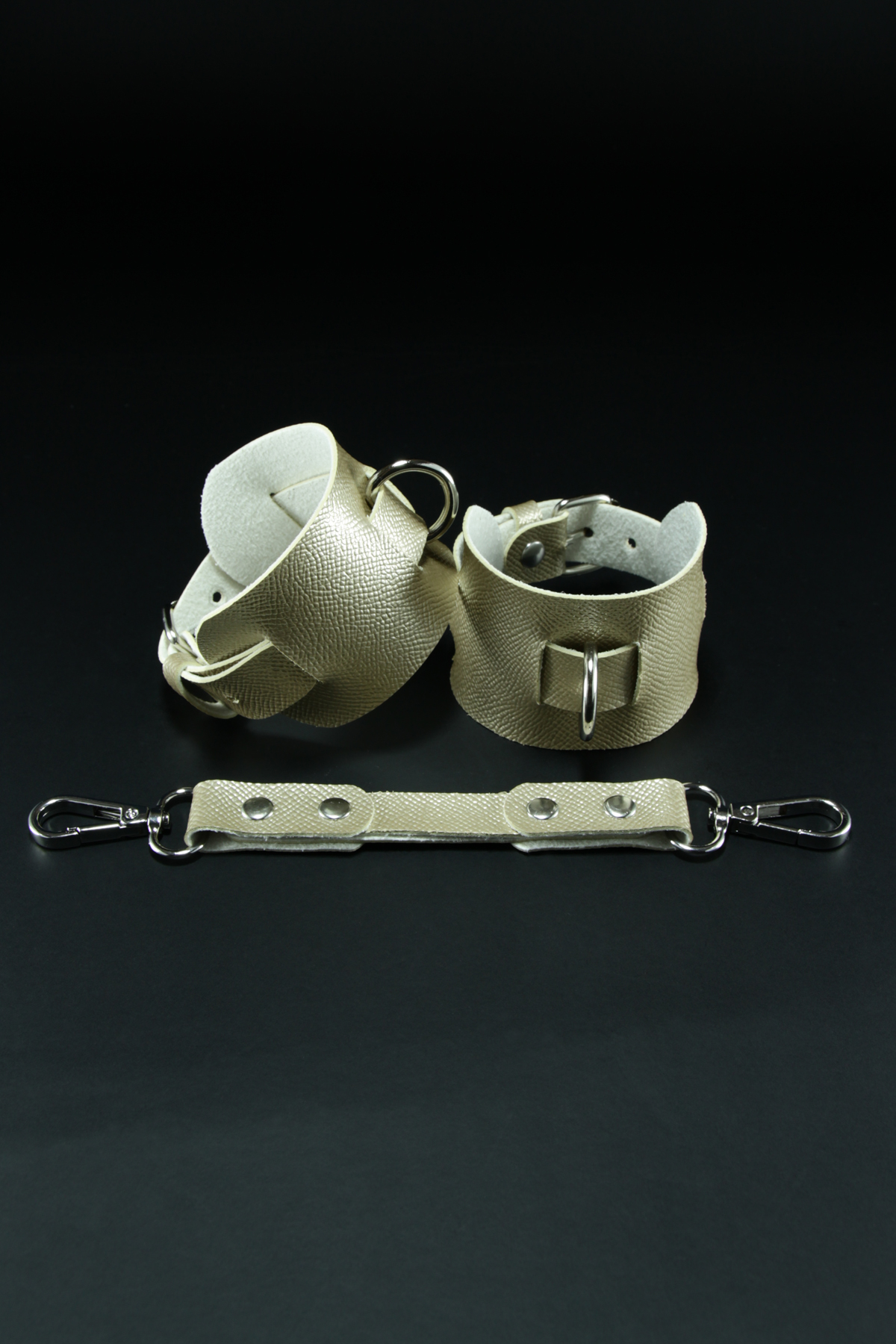 Erobee Fantazi Ayak Kelepçesi | Özel Tasarım BDSM Cuff Vegan Deri Between Serisi - Gold