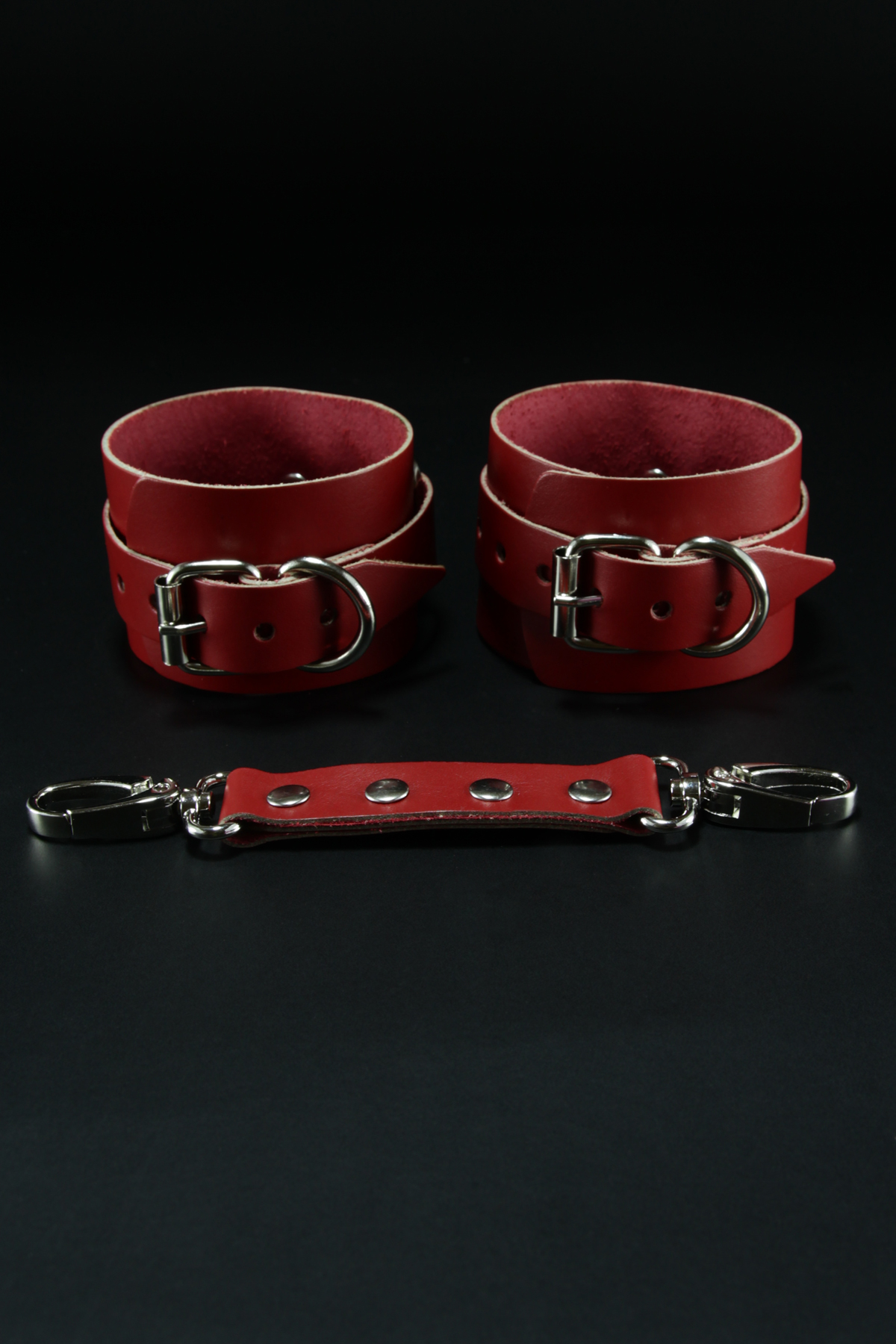 Erobee Hakiki Deri Fantezi El Ayak Kelepçeli Hogtie Seti X Aparatlı BDSM Set Origin Optima Serisi - Kırmızı Erobee Hakiki Deri Fantezi El Ayak Kelepçeli Hogtie Seti X Aparatlı BDSM Set Origin Optima Serisi - Kırmızı