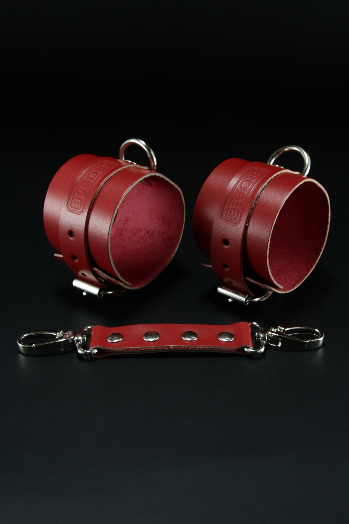 Erobee Hakiki Deri Fantezi El Ayak Kelepçeli Hogtie Seti X Aparatlı BDSM Set Origin Optima Serisi - Kırmızı Erobee Hakiki Deri Fantezi El Ayak Kelepçeli Hogtie Seti X Aparatlı BDSM Set Origin Optima Serisi - Kırmızı