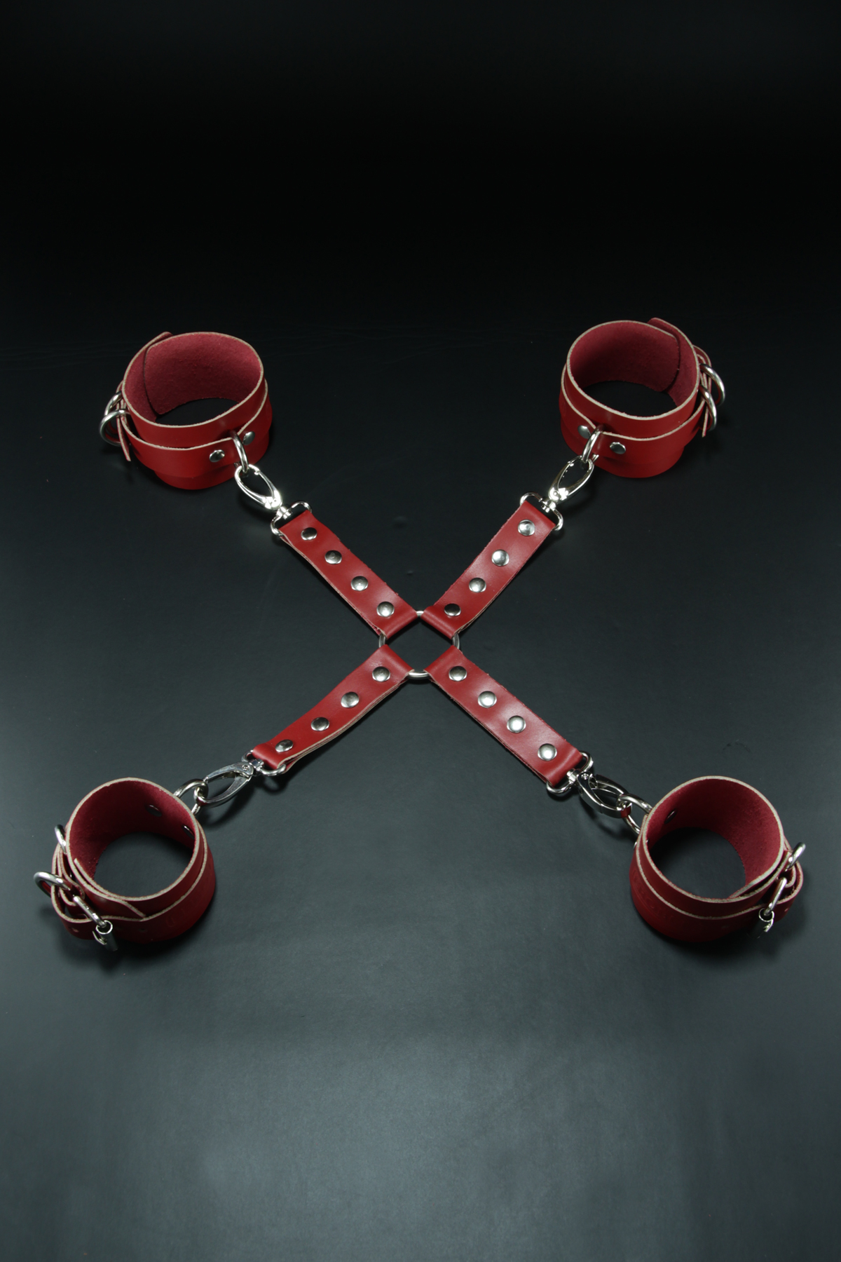 Erobee Hakiki Deri Fantezi El Ayak Kelepçeli Hogtie Seti X Aparatlı BDSM Set Origin Optima Serisi - Kırmızı Erobee Hakiki Deri Fantezi El Ayak Kelepçeli Hogtie Seti X Aparatlı BDSM Set Origin Optima Serisi - Kırmızı
