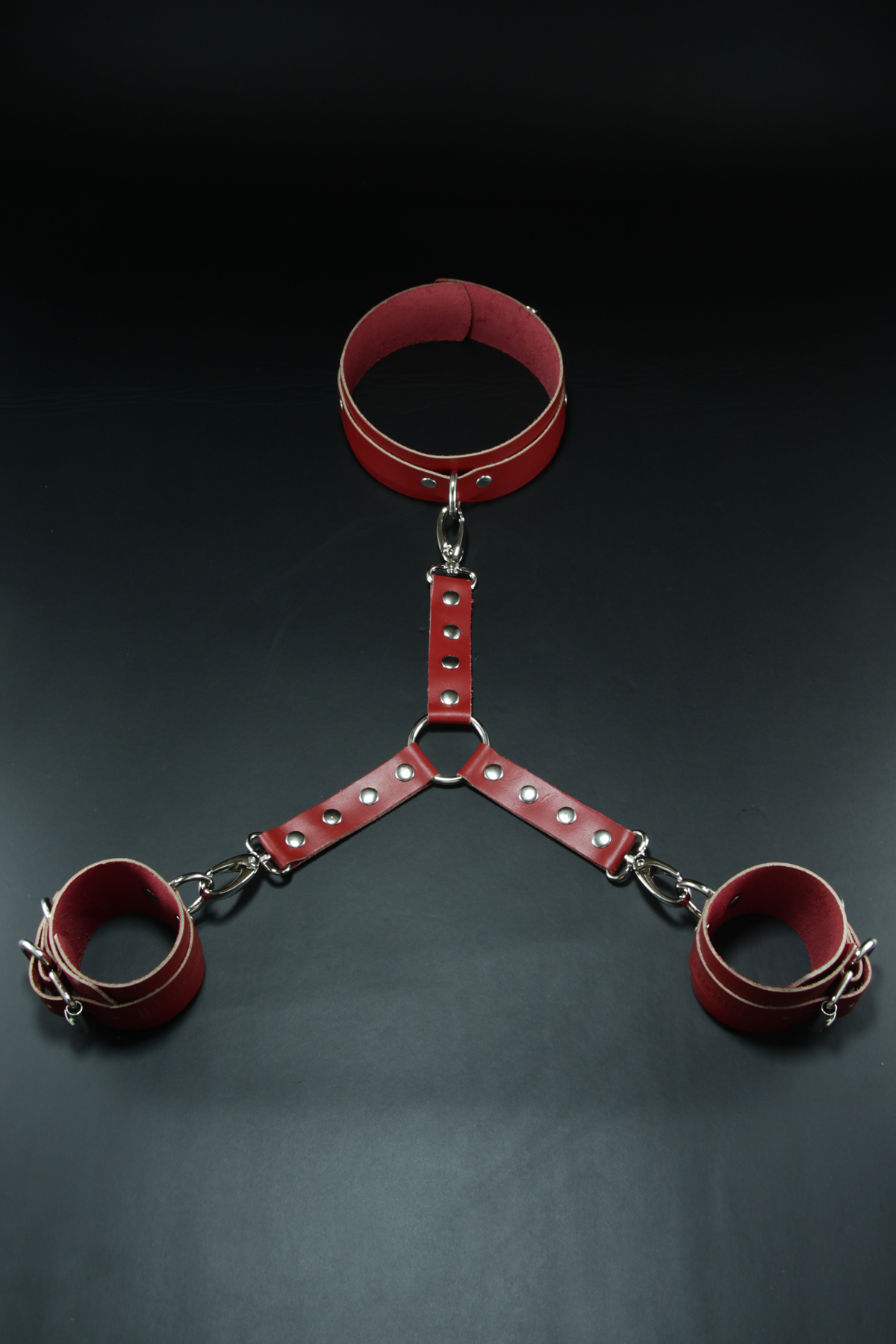 Erobee Hogtie Y Aparatlı Hakiki Deri Fantezi Tasma Kelepçe Seti Origin Optima Serisi - Kırmızı Erobee Hogtie Y Aparatlı Hakiki Deri Fantezi Tasma Kelepçe Seti Origin Optima Serisi - Kırmızı