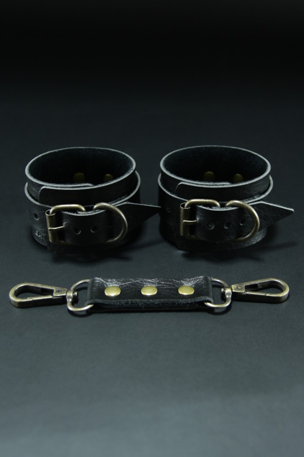 Erobee Antik Metal Aksamlı Premium Vegan Deri BDSM Fantezi El Kelepçesi Origin Antik Serisi Giza - Siyah