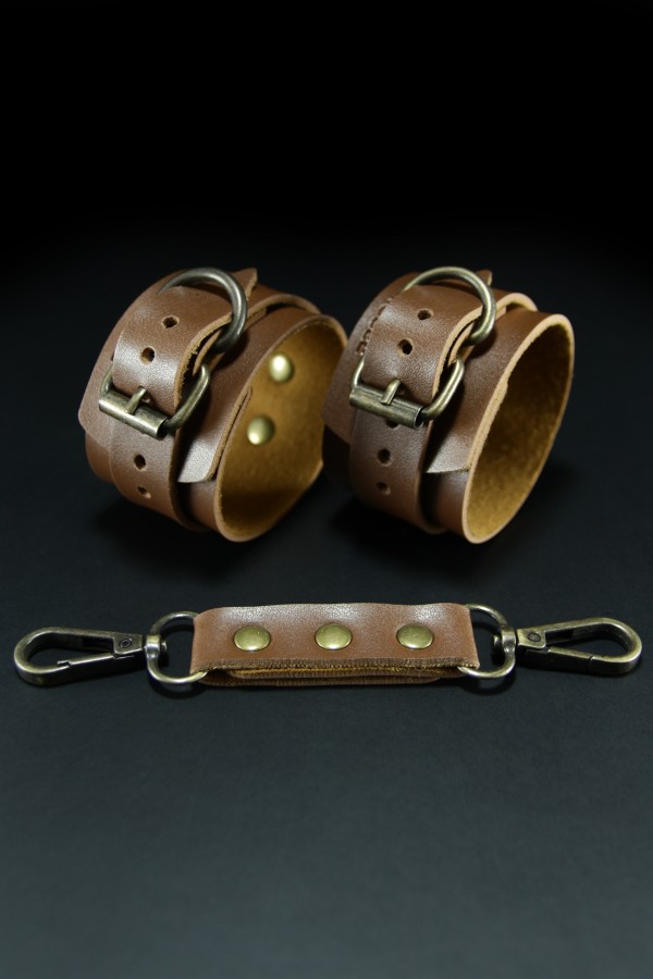 Erobee Antik Metal Aksamlı Premium Vegan Deri BDSM Fantezi El Kelepçesi Origin Antik Serisi Petra - Taba Erobee Antik Metal Aksamlı Premium Vegan Deri BDSM Fantezi El Kelepçesi Origin Antik Serisi Petra - Taba