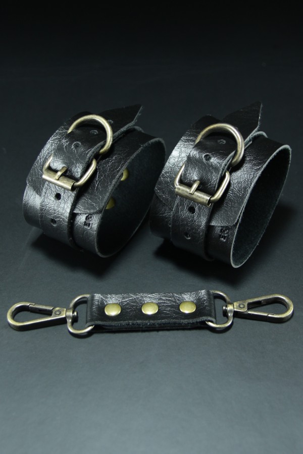 Erobee Bondage Ayak Kelepçesi Antik Metal Aksamlı Premium Vegan Deri Origin Antik Serisi Giza - Siyah