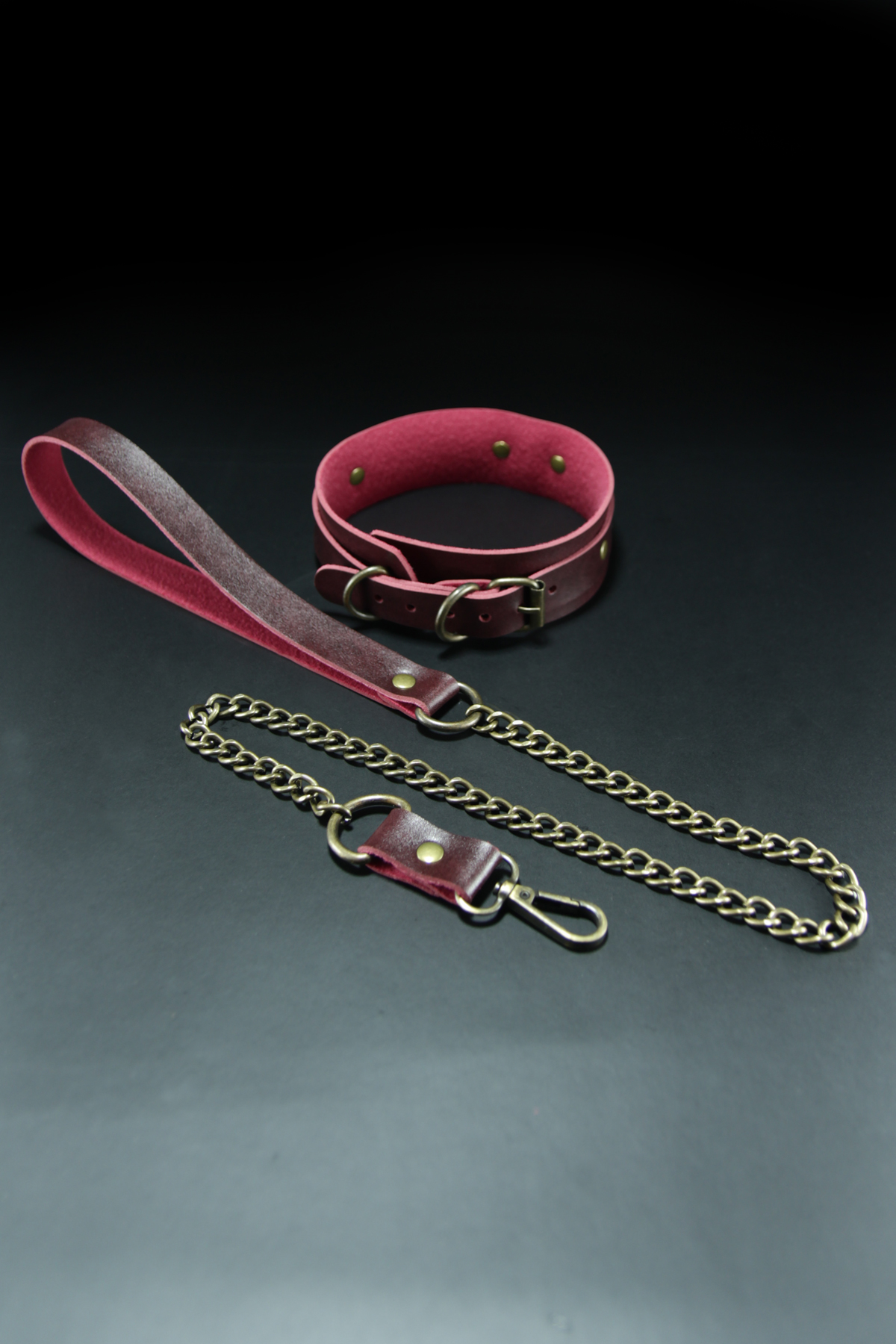 Erobee BDSM Fantezi Tasması Antik Metal Aksamlı Premium Vegan Deri Origin Antik Serisi Ninova - Vişne Erobee BDSM Fantezi Tasması Antik Metal Aksamlı Premium Vegan Deri Origin Antik Serisi Ninova - Vişne