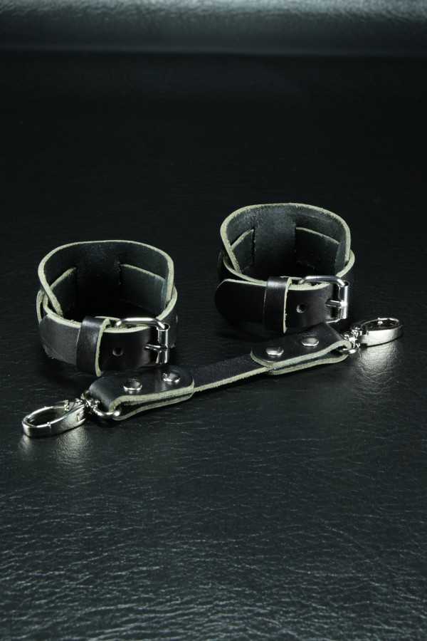 Erobee Hakiki Deri Kelepçe | Özel Tasarım BDSM Cuff Between Elite Serisi - Siyah Erobee Hakiki Deri Kelepçe | Özel Tasarım BDSM Cuff Between Elite Serisi - Siyah
