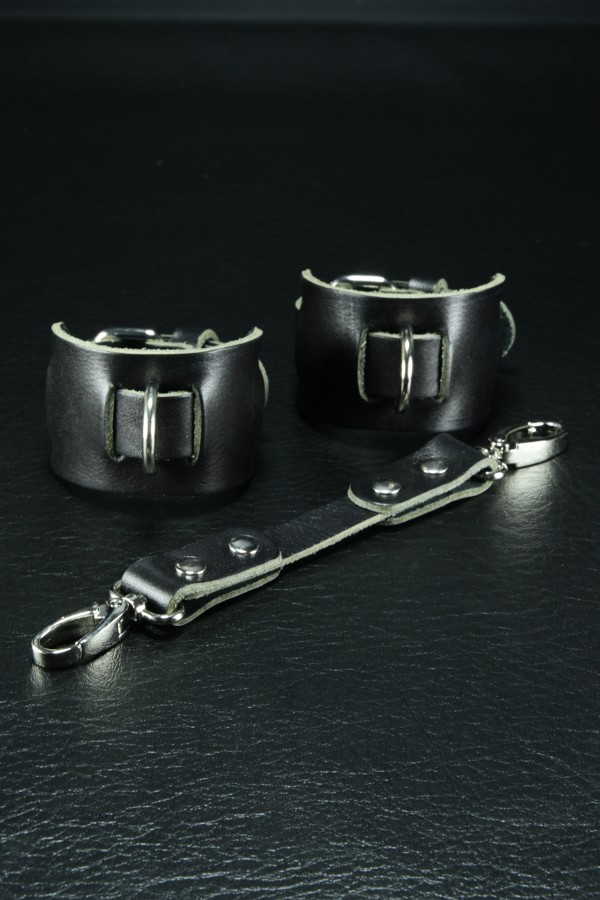 Erobee Hakiki Deri Kelepçe | Özel Tasarım BDSM Cuff Between Elite Serisi - Siyah Erobee Hakiki Deri Kelepçe | Özel Tasarım BDSM Cuff Between Elite Serisi - Siyah