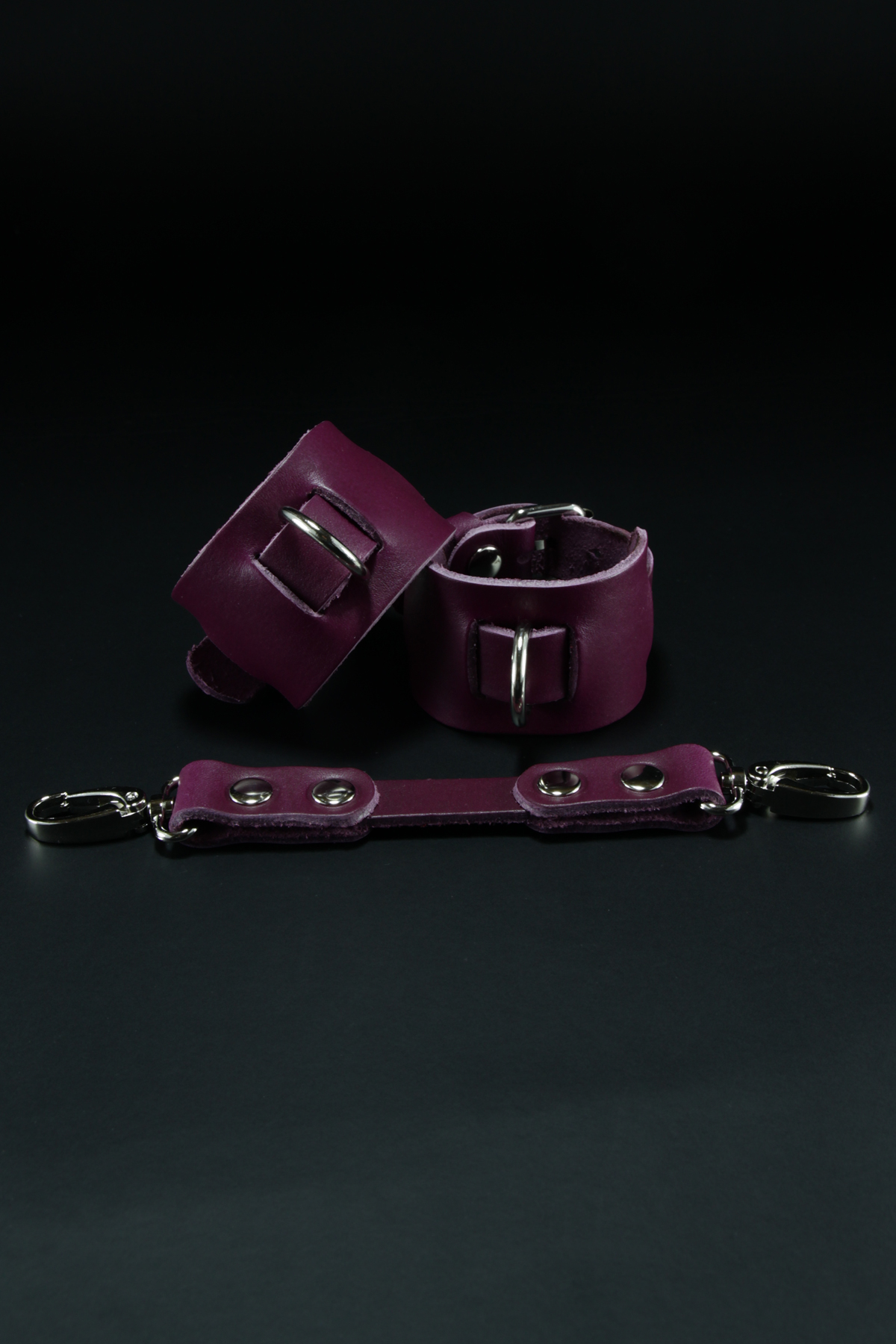 Erobee Hakiki Deri Kelepçe | Özel Tasarım BDSM Cuff Between Serisi - Mor Erobee Hakiki Deri Kelepçe | Özel Tasarım BDSM Cuff Between Serisi - Mor