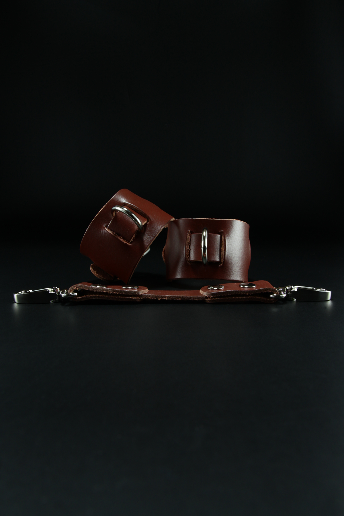 Erobee Hakiki Deri Kelepçe | Özel Tasarım BDSM Cuff Between Serisi - Taba