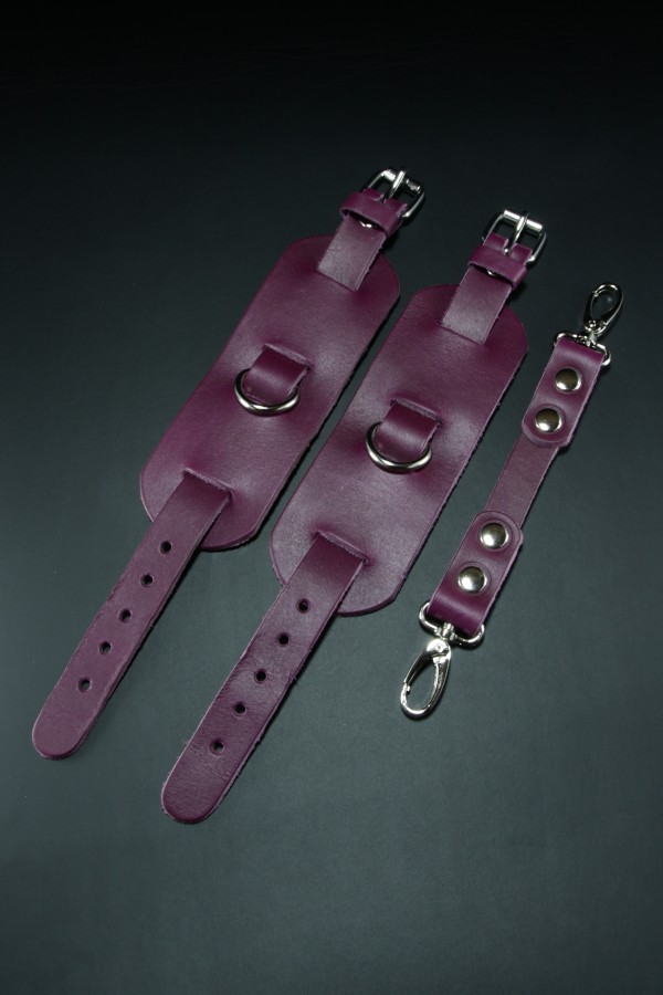 Erobee Hakiki Deri Ayak Kelepçesi | Özel Tasarım Ankle Cuff Between Serisi - Mor Erobee Hakiki Deri Ayak Kelepçesi | Özel Tasarım Ankle Cuff Between Serisi - Mor