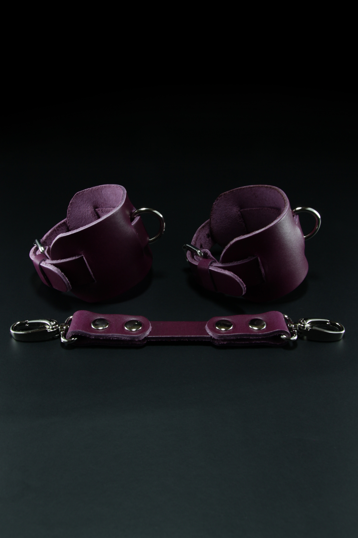 Erobee Hakiki Deri Ayak Kelepçesi | Özel Tasarım Ankle Cuff Between Serisi - Mor Erobee Hakiki Deri Ayak Kelepçesi | Özel Tasarım Ankle Cuff Between Serisi - Mor