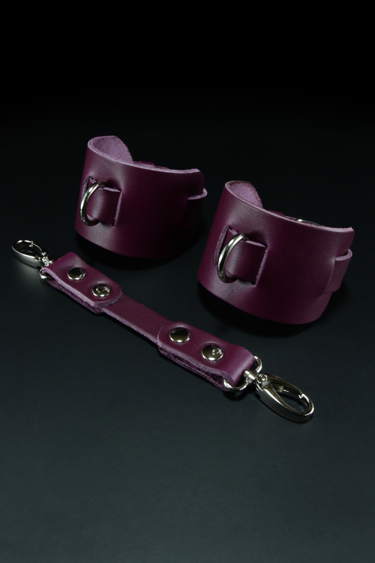 Erobee Hakiki Deri Ayak Kelepçesi | Özel Tasarım Ankle Cuff Between Serisi - Mor Erobee Hakiki Deri Ayak Kelepçesi | Özel Tasarım Ankle Cuff Between Serisi - Mor
